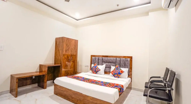 Номер Deluxe Fabhotel Kyshna Inn