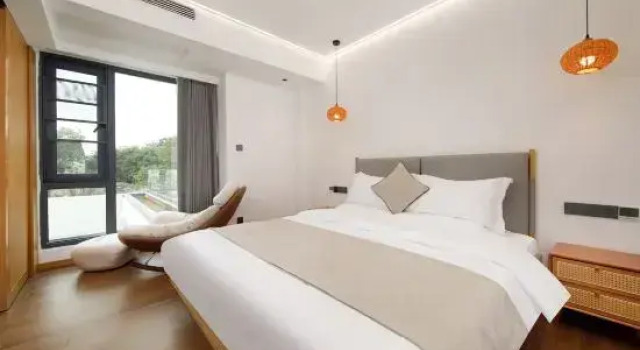 Люкс Comfort Floral Hotel·Juntang Valley Hotel(Maoshan Dongfang Salt Lake City Store)