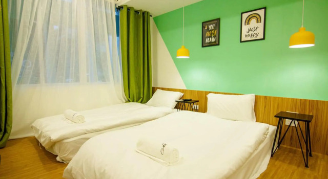 Folk Poshtel Asok