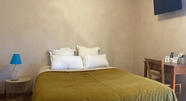 Номер Economy Logis Hôtel Restaurant LAuberge du Chateau