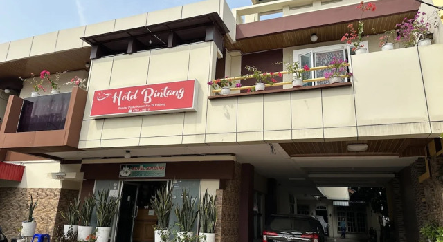 Capital O 93291 Bintang Hotel, Rezerwuj Hotel Padang Sumatra