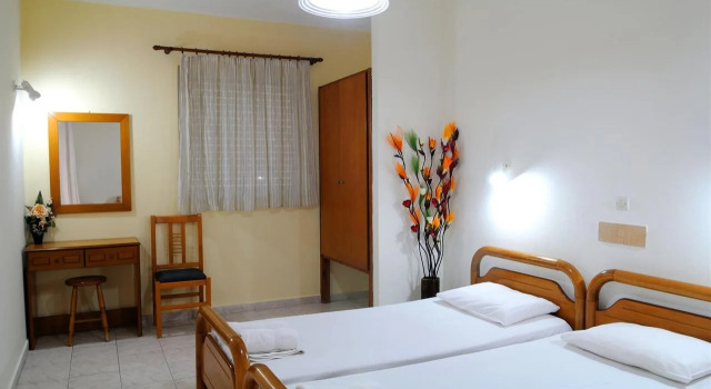 Nikos 2 Studios & Apartments