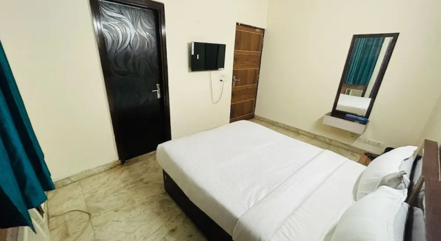 Номер Standard Roomshala 074 Hotel Royal Inn