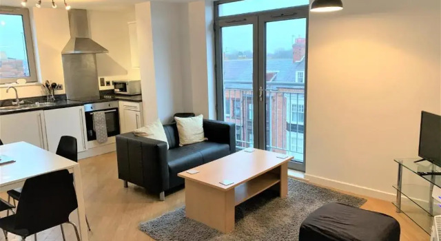 Central Darlington 2 Bed Apartment With Parking