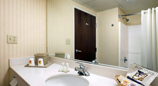 Номер Standard Super 8 by Wyndham Grayville