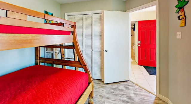17601 San Luis Pass Road Home - 3 Br townhouse by RedAwning