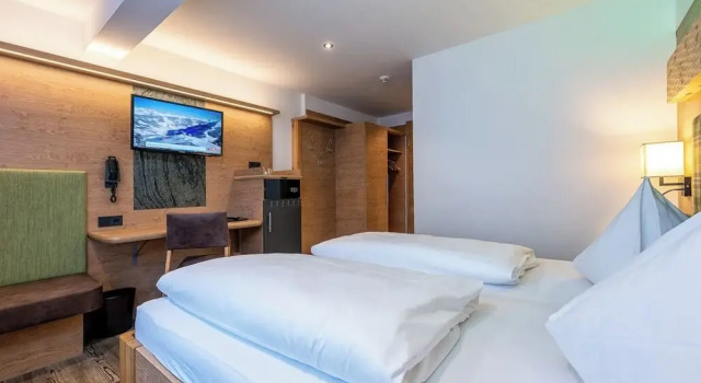 Двухместный номер Standard с балконом и с видом на горы Hotel Garni Siegmundshof - inclusive Joker Card im Sommer