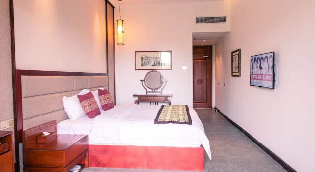 Семейный номер Standard с видом на озеро Aroma Tea House Formula Museum Hotel Guilin
