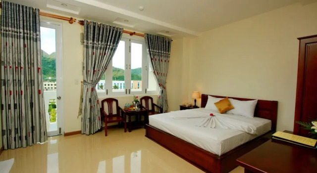 Двухместный номер Deluxe с балконом и с видом на город Chau Loan Hotel Nha Trang