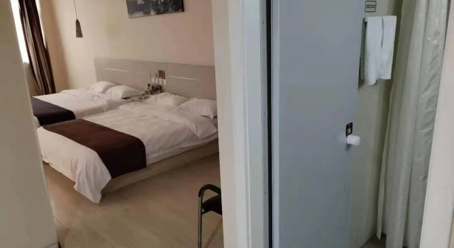 Thank Inn Plus Hotel Taixing Huangqiao Bus station, Prenota Hotel Hotel a Jiangsu con parcheggio, Parcheggio