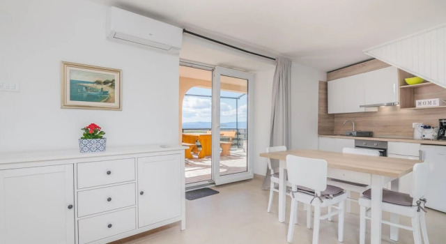 Amazing Home In Dobrinj With Wifi, Prenota Hotel Hotel a Isole Quarnerine con parcheggio, Parcheggio