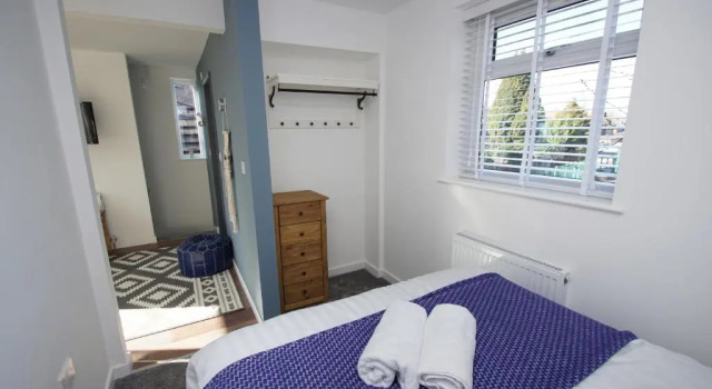 Air Host and Stay - Apartment 3 Broadhurst Court sleeps 4 minutes from town centre, Забронировать Апартаменты/квартира Стокпорт Большой Манчестер, рядом с The Plaza