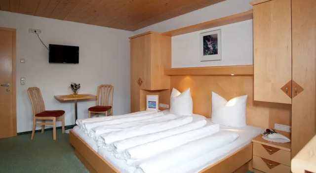 Apartment in Damuls Near Hiking Trails, Rezerwuj Apartament Hotele w Bregenzerwald z parkingiem, Parking