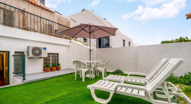 Lisboa, Charming Patio House, Central Lisbon, WIFI, Air Conditioning, Near Metro, by IG