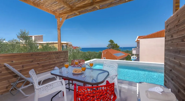 Люкс Deluxe Kozanos Suites with Private Pool