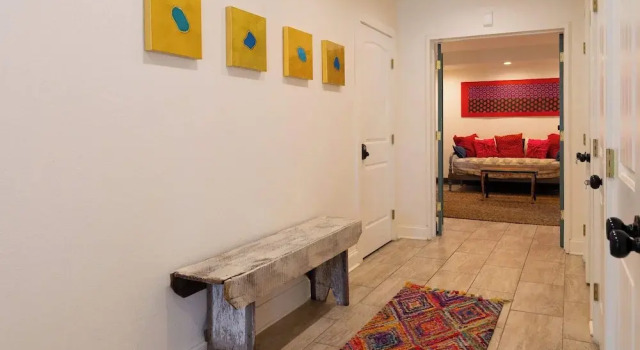 Коттедж Willie's Hill Country Hideaway - Stay for 8 With Hot Tub & Fire Pit
