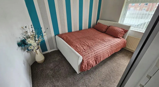 Cosy 3-bed Semi-detached House in Bradford