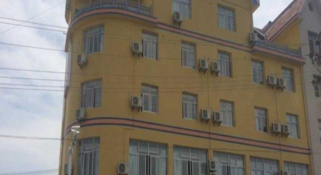 7 Days Inn Huanggang Luotianhe East Street Dabieshan Yexiao Plaza Branch, Boek Hotel Luotian Hubei