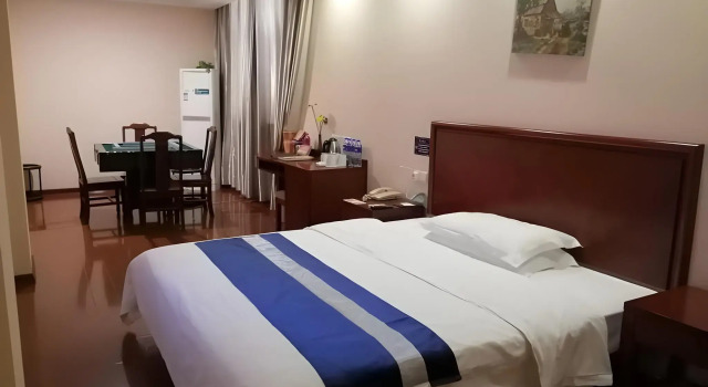 GreenTree Inn Nantong Haian Kaifa District Express Hotel, Prenota Hotel Nantong Jiangsu