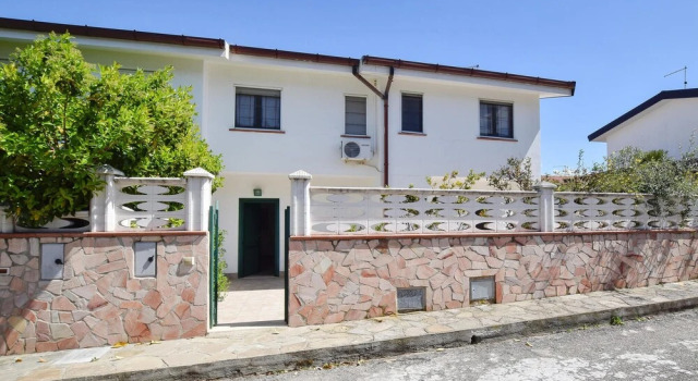 Stunning Home in Roseto Capo Spulico With 4 Bedrooms, Réserver Hôtel Roseto Capo Spulico Calabre
