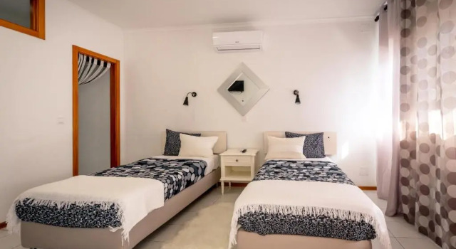Rocky3, Rezervovat Hotel Hotely v Terceira s parkováním, Parkování