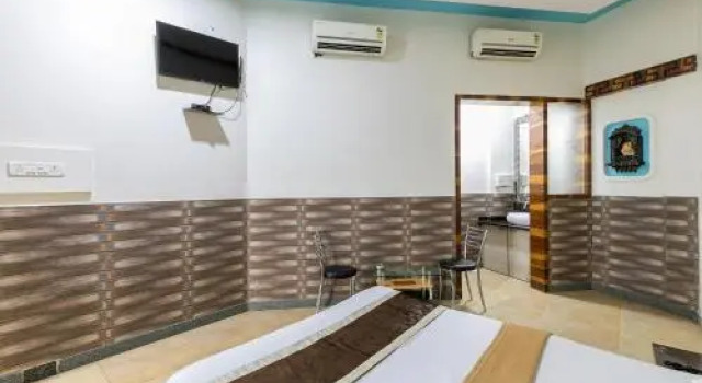 Hotel Surbhi, Забронировать Отель Отели Бхаяндар с парковкой, Парковка