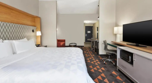 Номер Executive Holiday Inn Grand Rapids - South by IHG