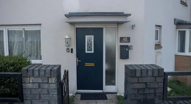 Bright 4-bed Swansea Getaway With Parking