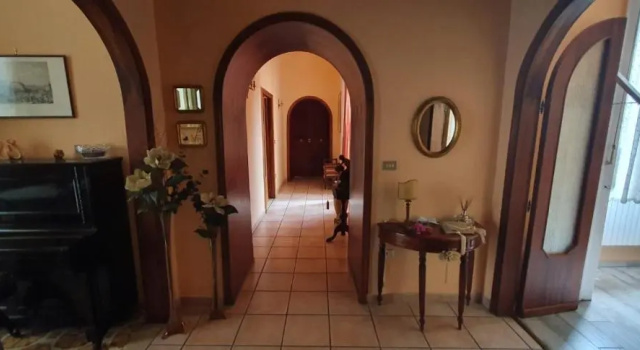 Le Vie del Centro - B&B, Забронировать Отель «постель и завтрак» Неаполь - исторический центр Неаполь, рядом с Музей университета науки и искусств