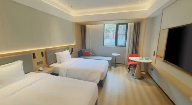 Четырёхместный номер Standard с видом на город Holiday Inn Express Nanjing Xianmen by IHG