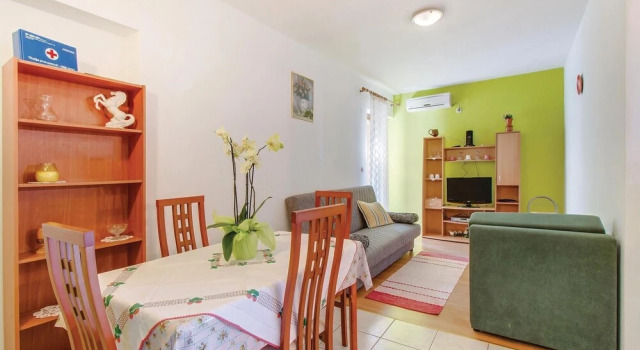 Awesome Home in Mali Losinj With Wifi and 1 Bedrooms, Забронировать Отель Отели Мали-Лошиня с парковкой, рядом с Автобусный вокзал Mali Losinj, Парковка