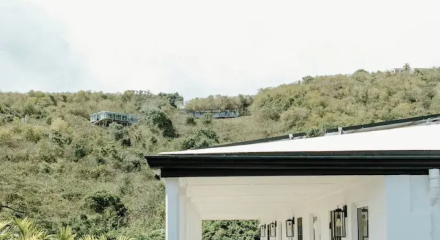 Люкс Premier The Cove Hotel St.Croix