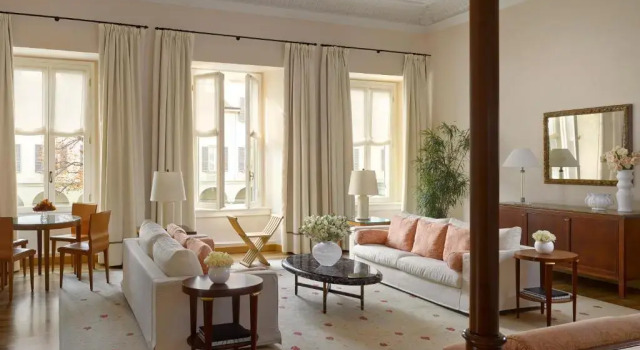 Двухместный люкс Renaissance Four Seasons Hotel Milano