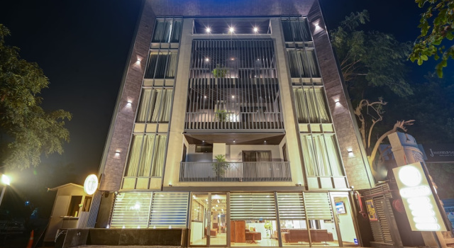 S by Z Hotels, Baani Square.