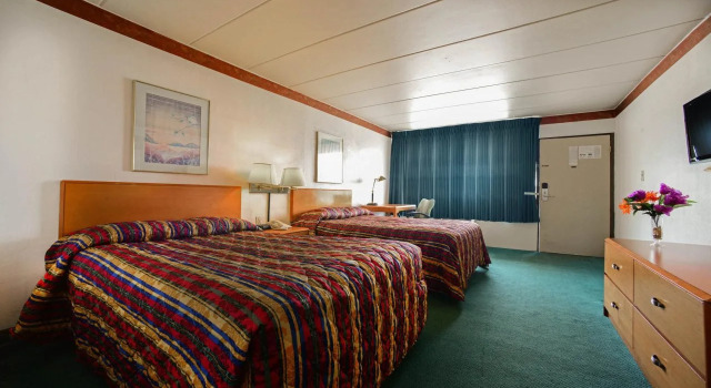 Loyalty Inn Maryville, Book Mini-hotel Maryville Illinois