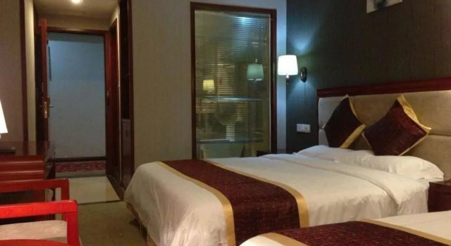 Friends Business Hotel