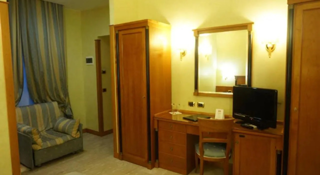 Четырёхместный номер Economy Hotel Miami