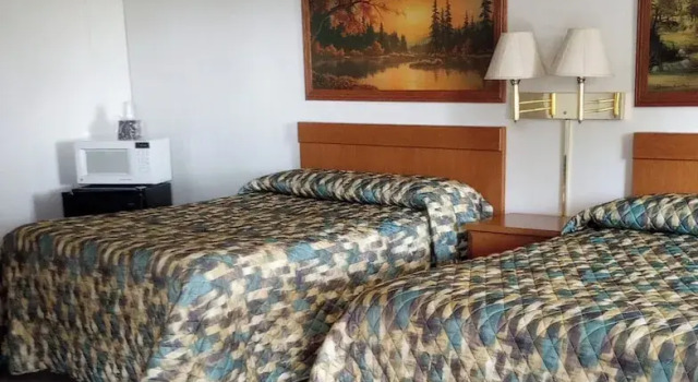 Четырёхместный номер Standard The Golden Inn