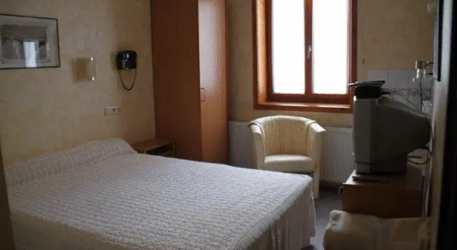 Bed & Breakfast, Забронировать Отель Санкт-Гертруда Любек, рядом с Dragerpark