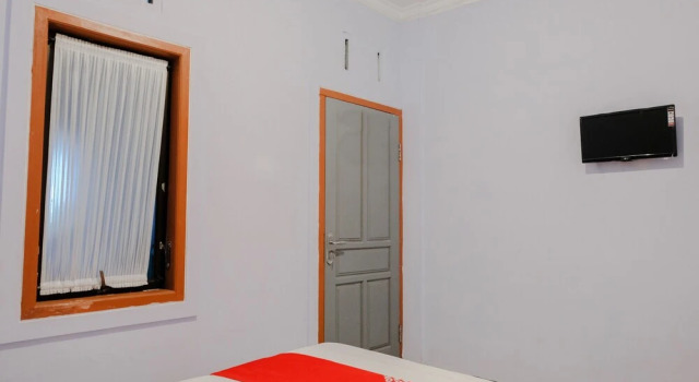 RedDoorz Syariah at Nusa Indah near BNS, Book Hotel Cheap Hotels in Batu, near Batu Night Spectacular