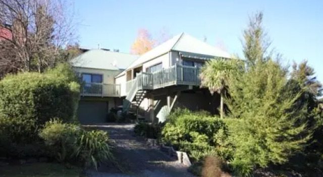 17 Alpine Avenue