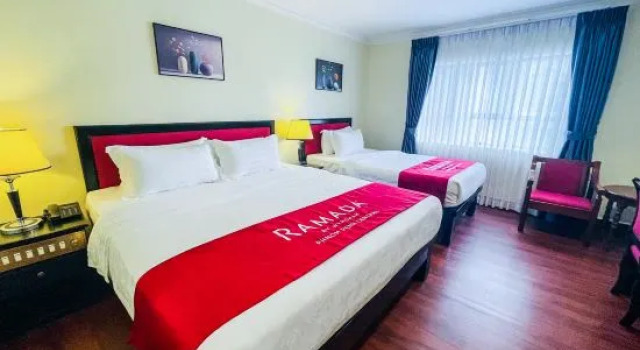 Трёхместный номер Deluxe Ramada by Wyndham Phnom Penh Central