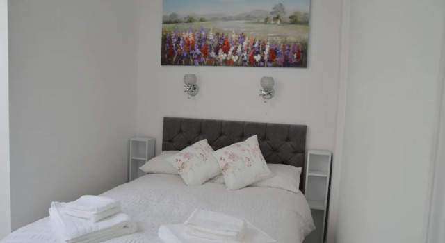 Коттедж Holly Lodge