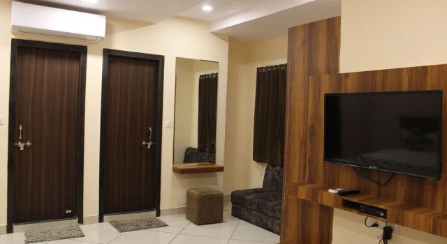 Maruti Group of Hotels - Hotel Shri Naman, Забронировать Отель Отели штата Раджастхана 3 звезды, 3*