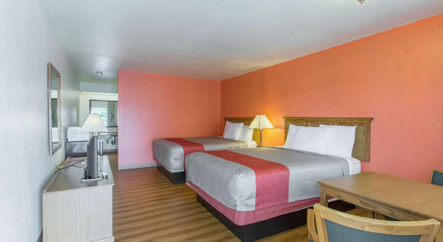 Motel 6 Lordsburg, NM, Varaa Motelli Hotellit New Mexico pysäköinnillä, Pysäköinti