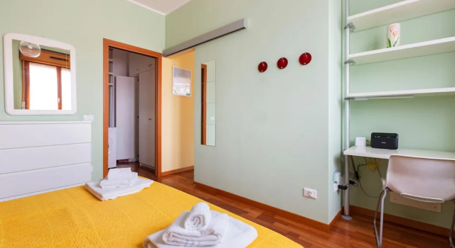 Savona District Terrace Flat, Book Hotel Milan Lombardy