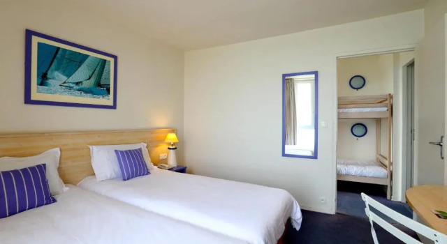 Четырёхместный номер Standard с видом на море Hôtel Miléade de la Plage - Binic