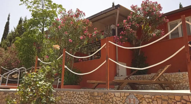 Коттедж VILLA ANGELA casa vacanze house green per 8 persone