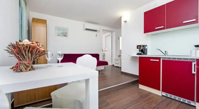 Katarina in Rovinj With 1 Bedrooms and 1 Bathrooms, Забронировать Отель Отели Rovinj Riviera 3 звезды, 3*