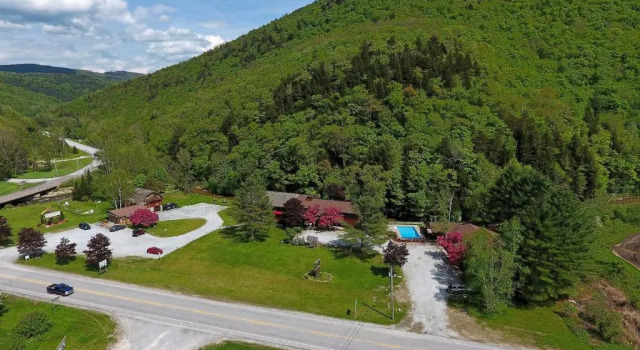 Cedarbrook Queen Suite 203, Rezerwuj Hotel Hotele w New England z basenem, Basen